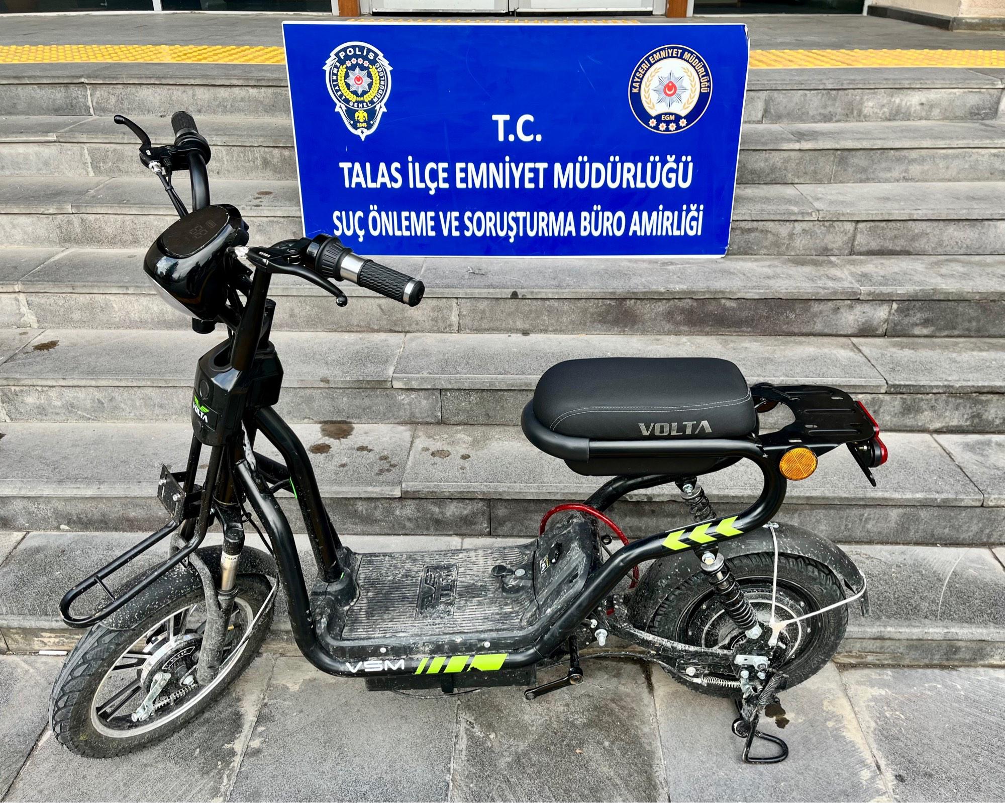 Talas Polisi Elektrikli Bisiklet Hırsızını Yakaladı